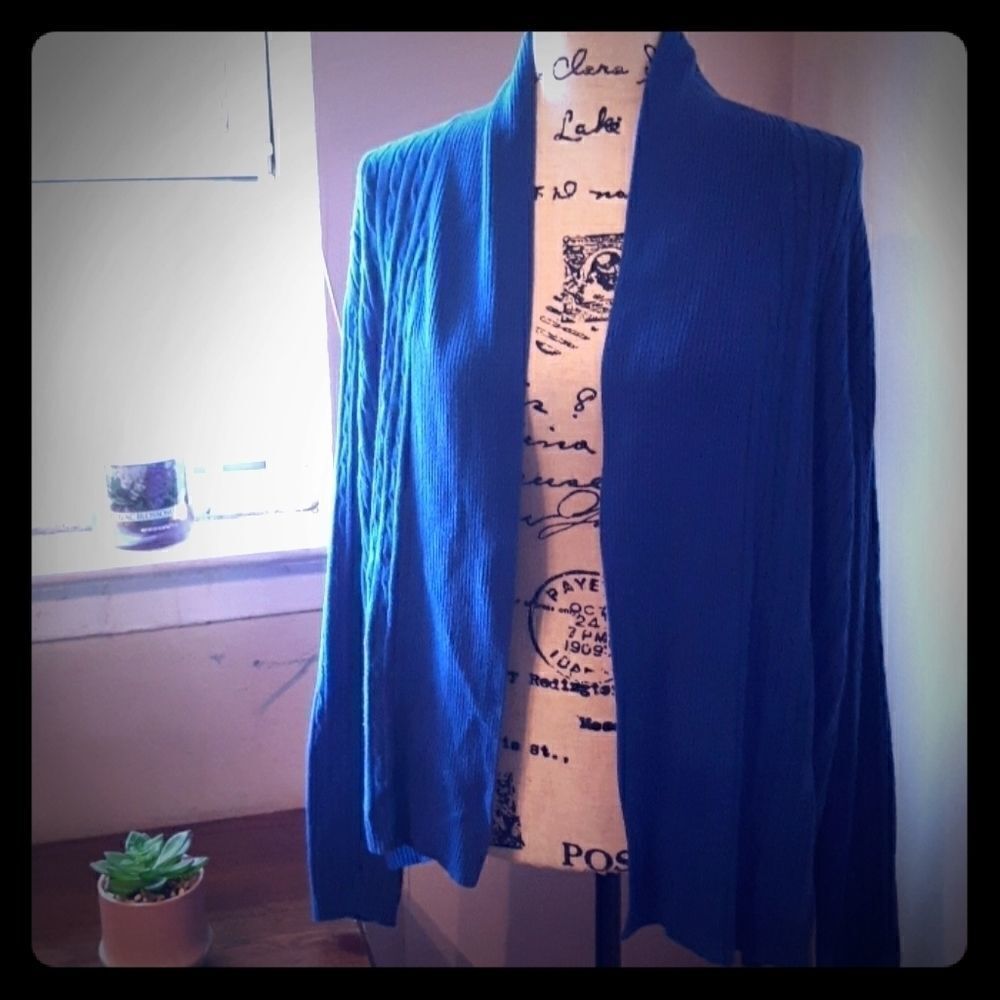 💫💫💫BELK ROYAL BLUE CABLE KNIT CARDIGAN SIZE MEDIUM